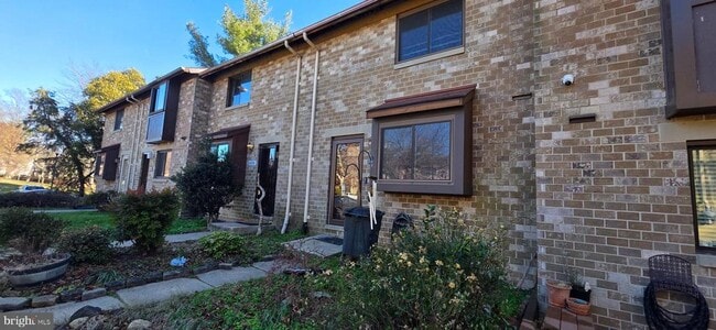 Building Photo - 6974 Knighthood Ln