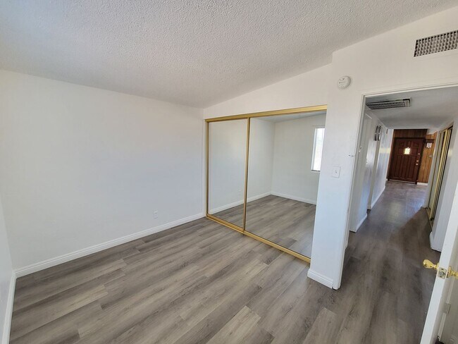 Building Photo - 3 Bedroom Home Near Schools, Shopping, & Downtown Brawley