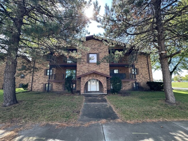 Building Photo - 2805 10th Ave N