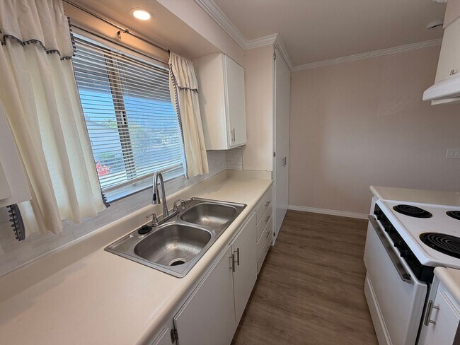 Building Photo - Remodeled 1 Bedroom, 1 Bathroom Stanton Co...