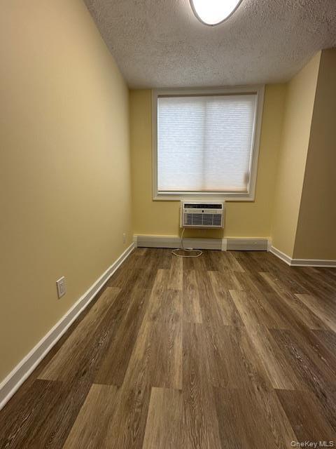 Building Photo - 14 Nosband Ave