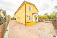 Building Photo - 838 E 80th St