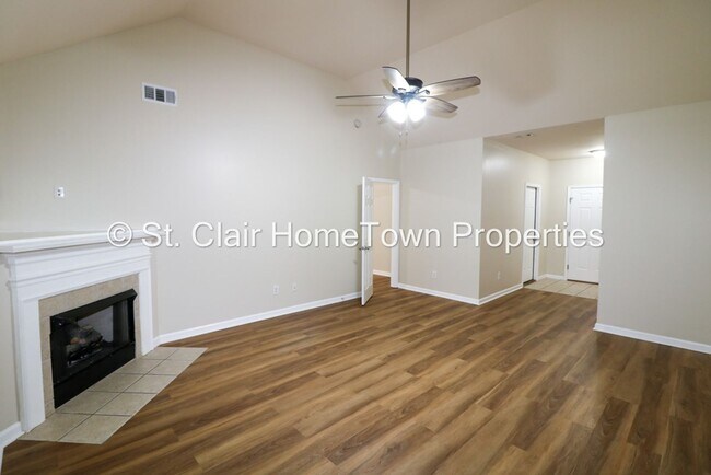 Building Photo - Family Home in Fox Hollow