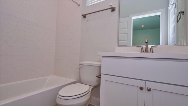 Building Photo - 2720 Grand Fountains Dr