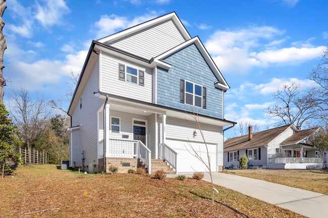 Building Photo - Brand New 4 Bedroom Home - Walk to Downtow...