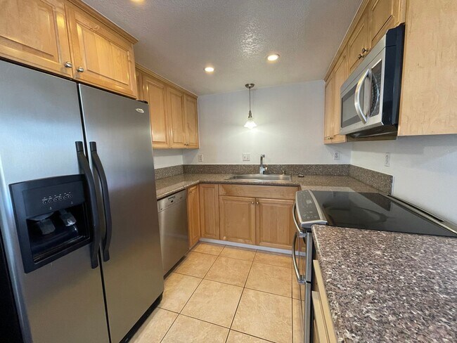 Building Photo - Cozy 2 Bedroom, 1 Bath Townhome in the Heart of North Park!
