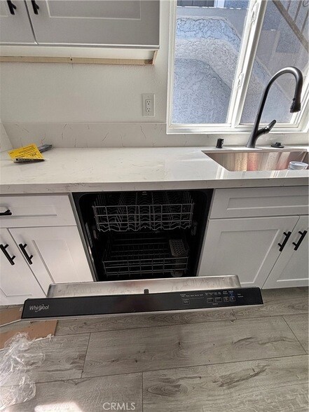 Building Photo - 5325 Latham St