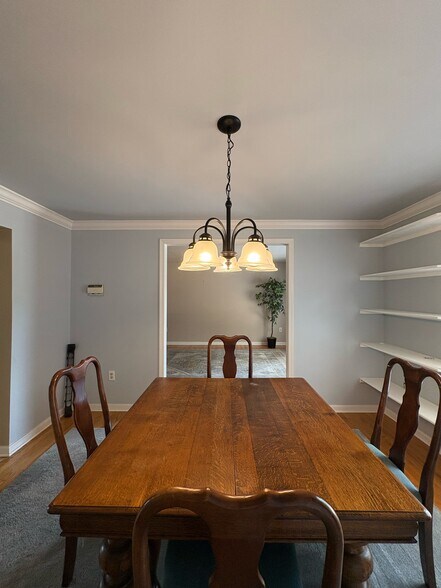 Building Photo - 8002 Cattail Ct
