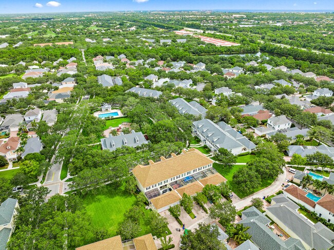 Building Photo - 196 Poinciana Dr