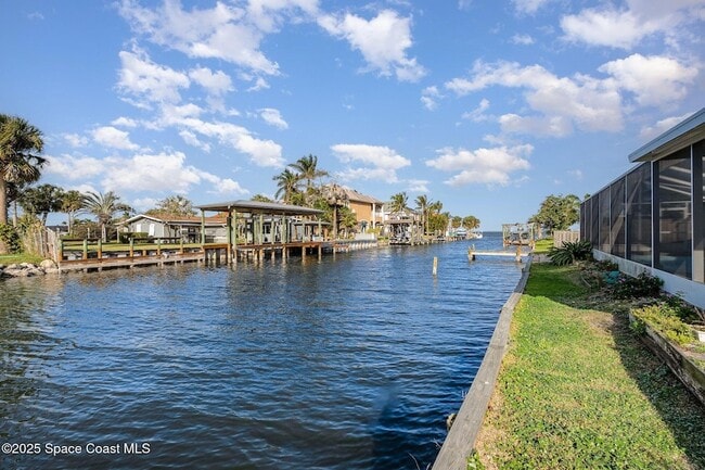 Building Photo - 1740 S Harbor Dr