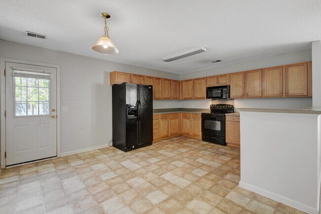Building Photo - 104 Wildberry Ln
