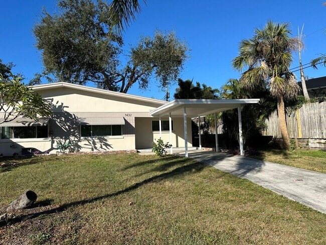 Building Photo - 1432 Lotus Path