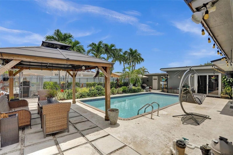 Building Photo - 848 Brickell Key Dr