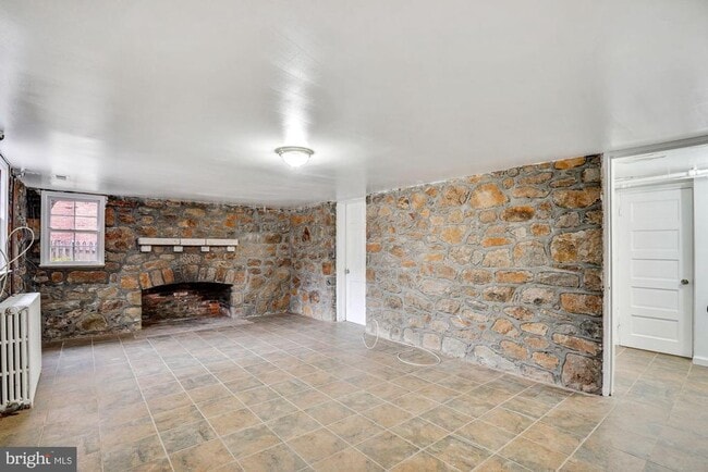 Building Photo - 3209 19th Rd N