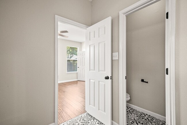 Building Photo - For Rent! Updated Single Story in Sonoma R...