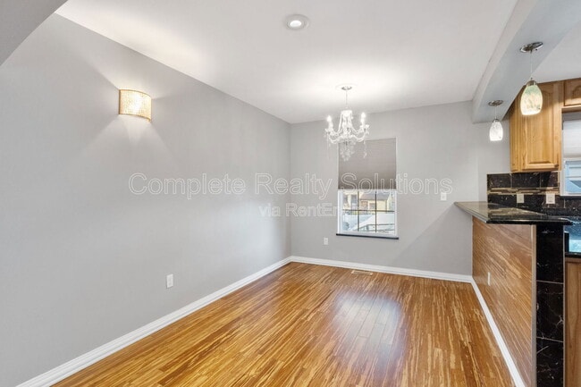 Building Photo - 5339 Vine Ave