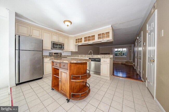 Building Photo - 344 Brigade Ct