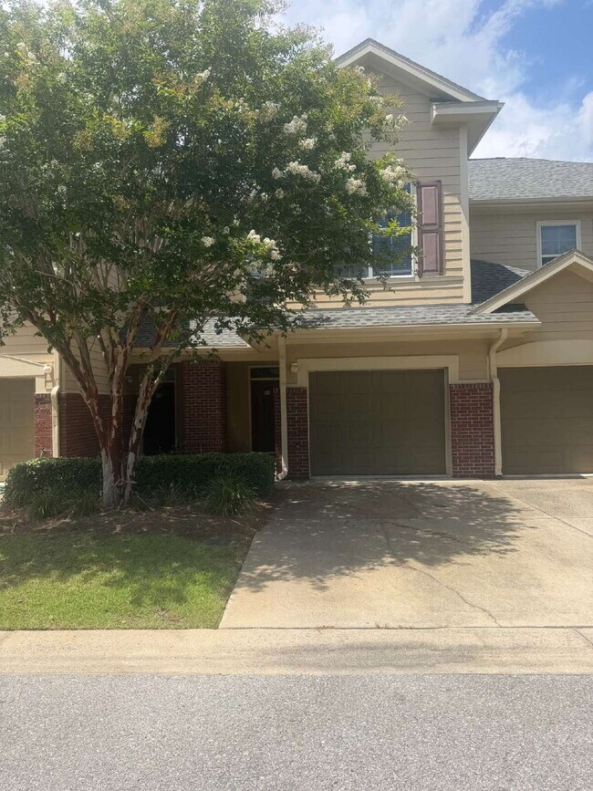 Building Photo - Luxurious 3-Bedroom Condo in Panama City, FL with Spacious Layout and Modern Amenities!