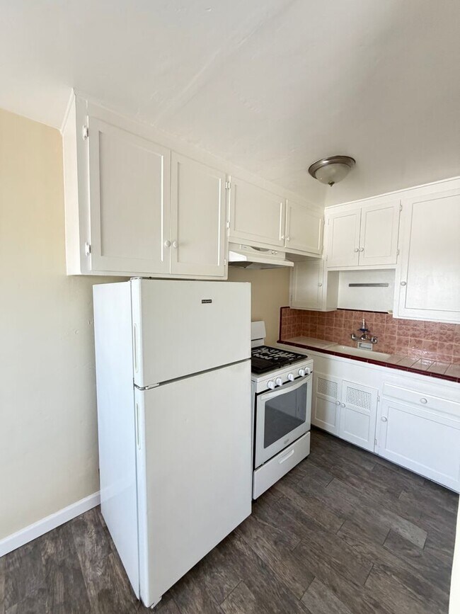 Building Photo - Top-Floor Corner Gem in the Heart of Normal Heights