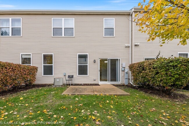 Building Photo - 4051 Blackstone Dr