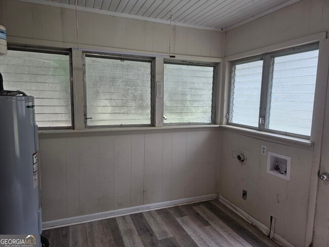 Building Photo - 583 Mill Pond Rd