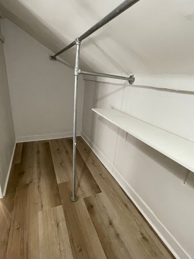 Building Photo - 16-20 Elm St