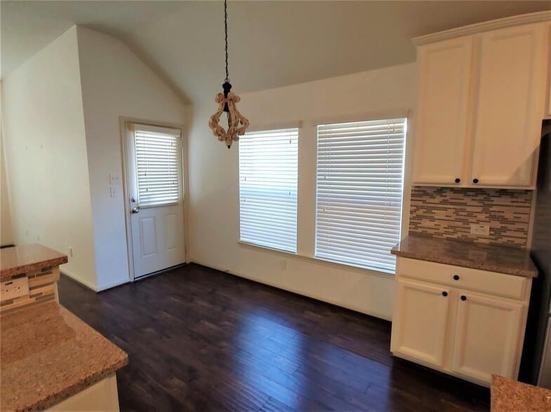 Building Photo - 3122 Crescent Oaks Park Ln