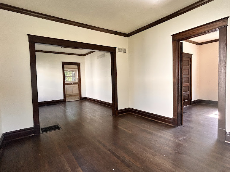 Building Photo - 520 E Kansas Ave
