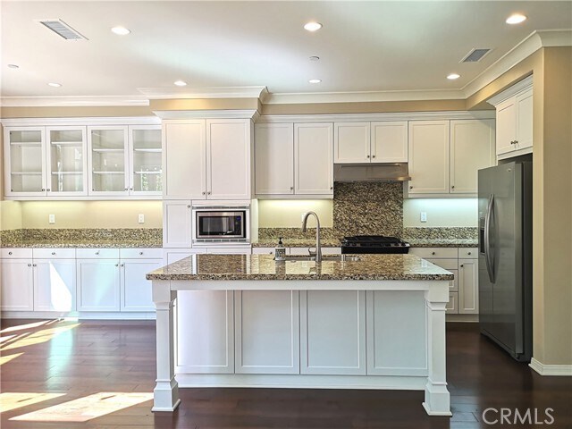 Building Photo - 106 Pendant