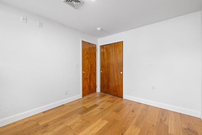 Building Photo - 330 Cambridge St