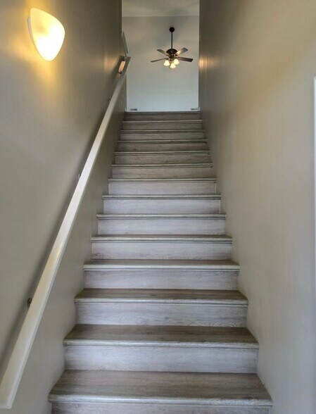 Private stairs to go into the unit - 14262 Shadywood Dr