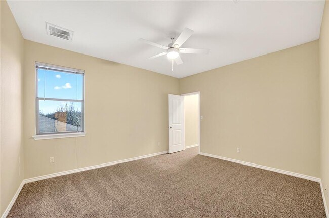 Building Photo - 1090 Sussex Way