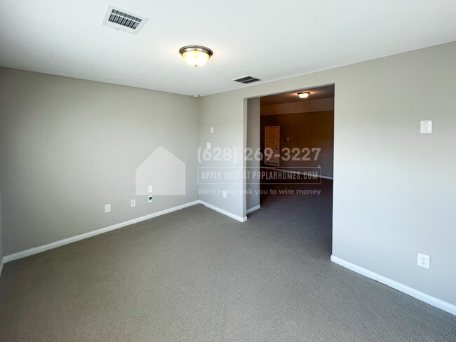 Building Photo - 9837 Pearly Everlasting