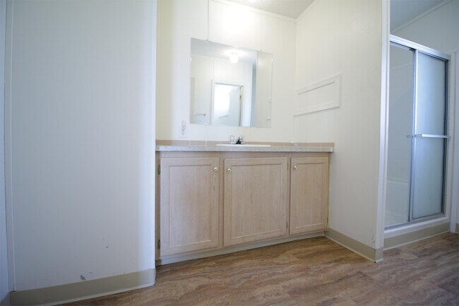 Building Photo - 3335 W Solano Dr