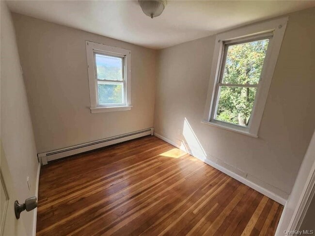 Building Photo - 59 Oak St