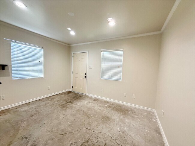 Building Photo - 5545 Pagewood Ln