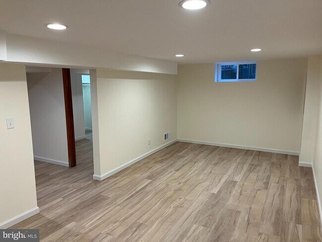 Building Photo - 8904 Grant St