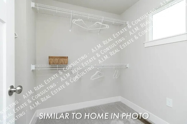 Building Photo - 6907 Iris Ct