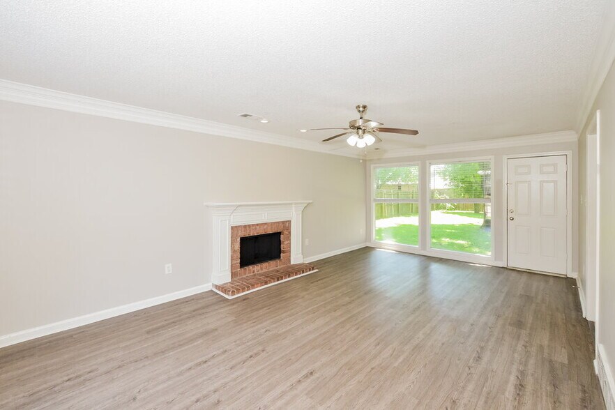 Building Photo - 5617 Annandale Dr