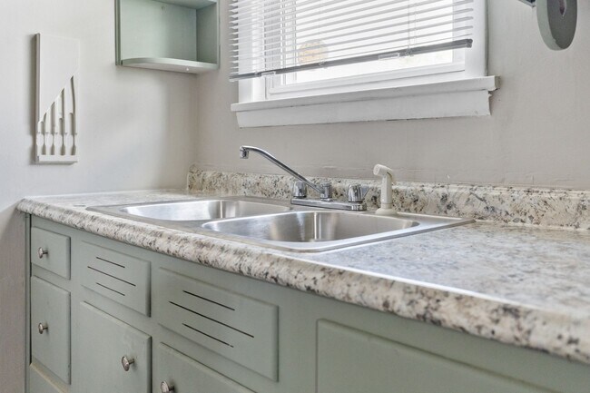 Building Photo - 416 First St_BT