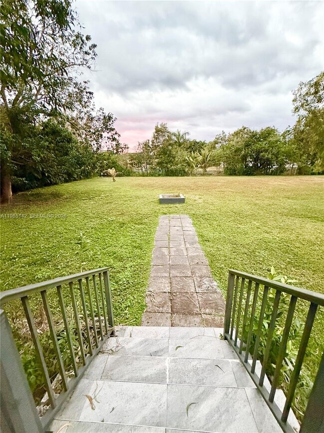 Building Photo - 1621 SW 117th Ave