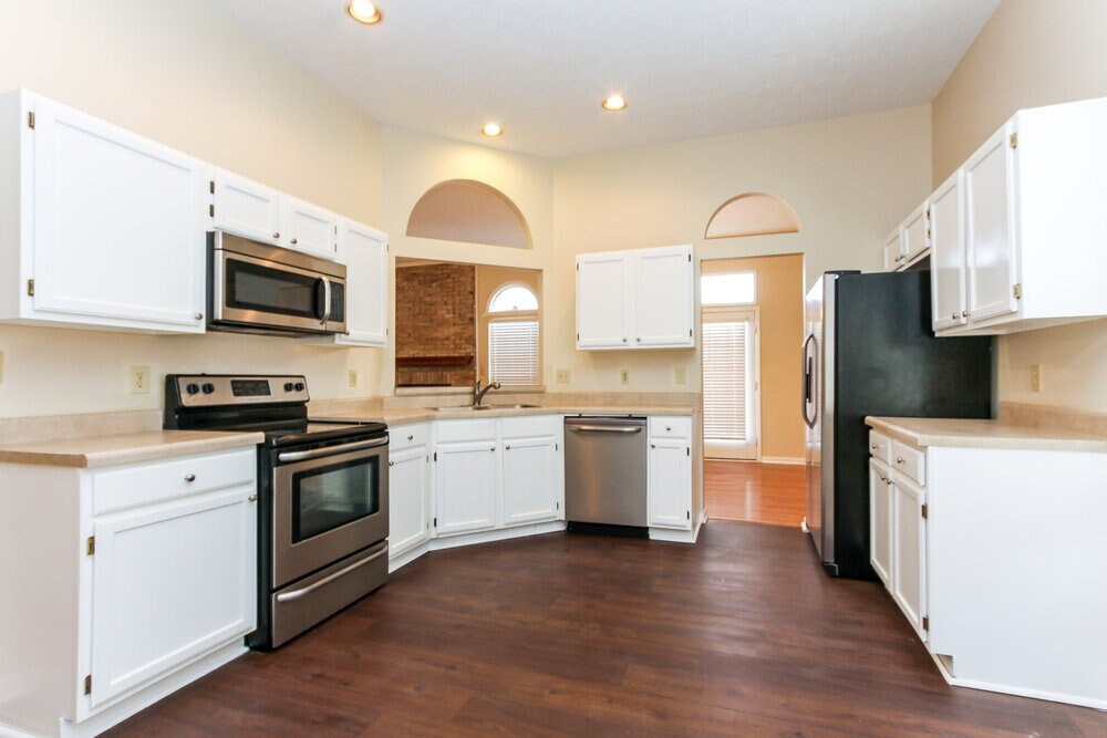 Building Photo - 5537 Vicksburg Dr