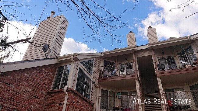 Building Photo - 13823 E Lehigh Ave