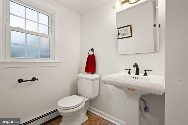 Building Photo - 4408 Tarpon Ln