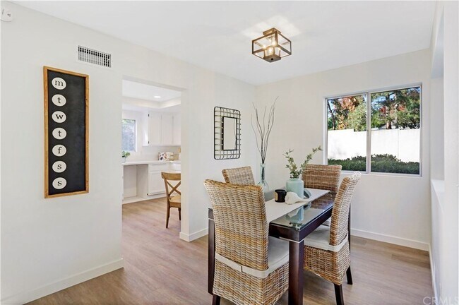 Building Photo - 1 Sandalwood