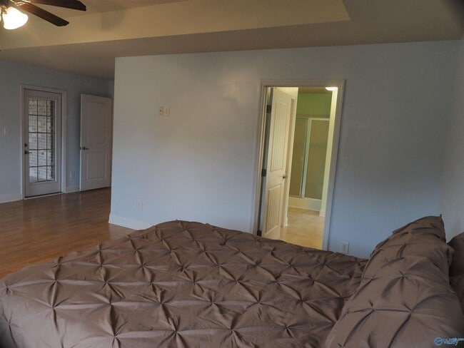 Building Photo - 102 Acacia Trail Dr
