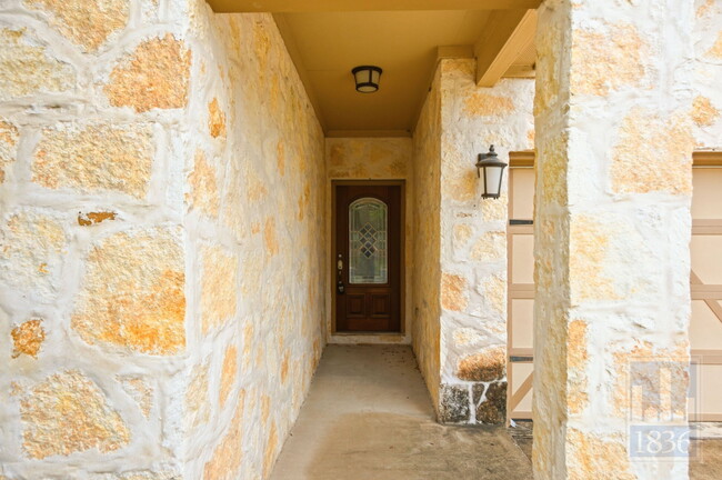 Building Photo - 4906 Madrid Dr