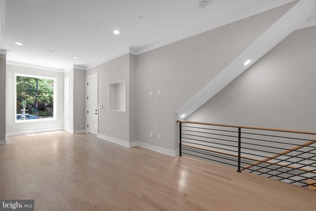Building Photo - 1329 Irving St NW