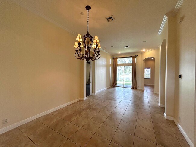 Building Photo - 7458 Via Luria