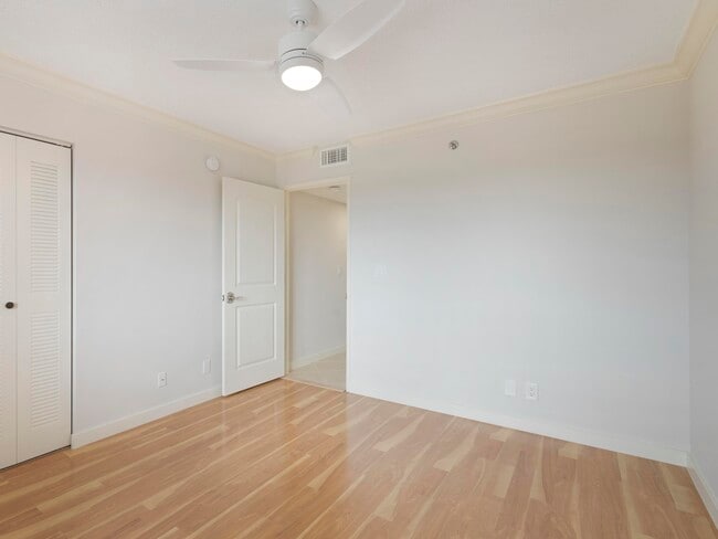 Building Photo - 7380 S Oriole Blvd